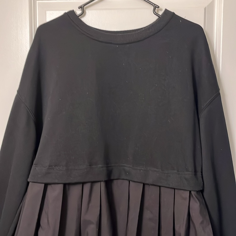 Stylish Black Pleated Dress - Picture 6 of 16